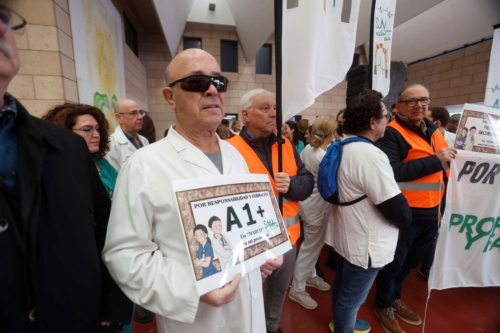 La concentración de médicos en contra de la reforma del Estatuto Marco, en imágenes