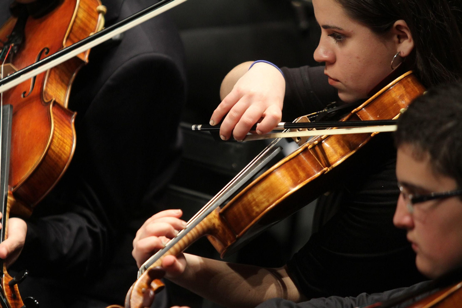 La Asociación de Industrias Químicas, Básicas y Energéticas de Huelva (Aiqbe) organiza un concierto que corre a cargo de la Orquesta Sinfónica del Conservatorio Profesional de Música de Huelva 'Javier Perianes'