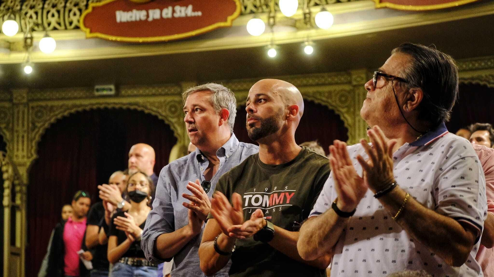 Aplausos de recuerdo para Juan Manzorro