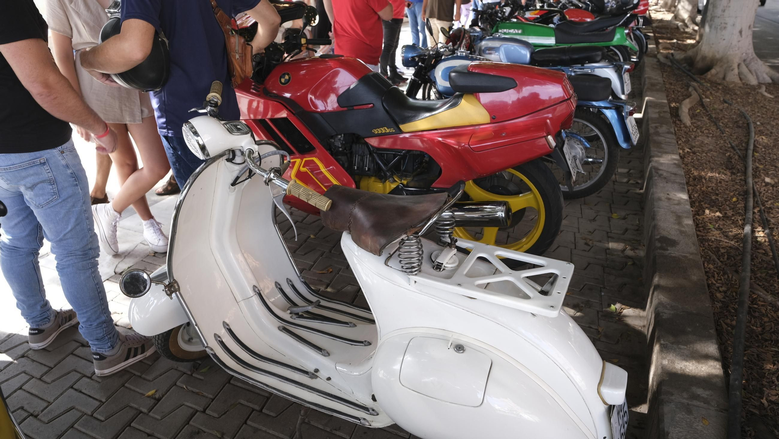 Exposición de motos antiguas y Ducatis en la Feria de Almería 2025, en imágenes