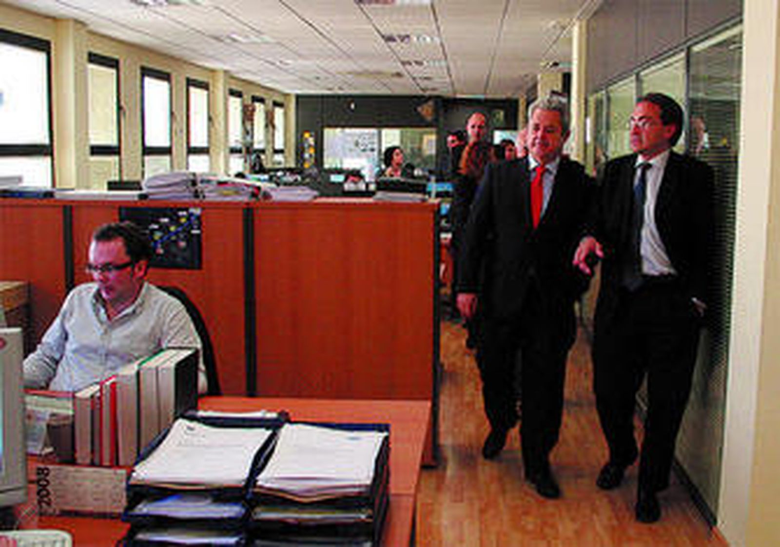 El consejero Francisco Vallejo, ayer, en la Aertec en el PTA.