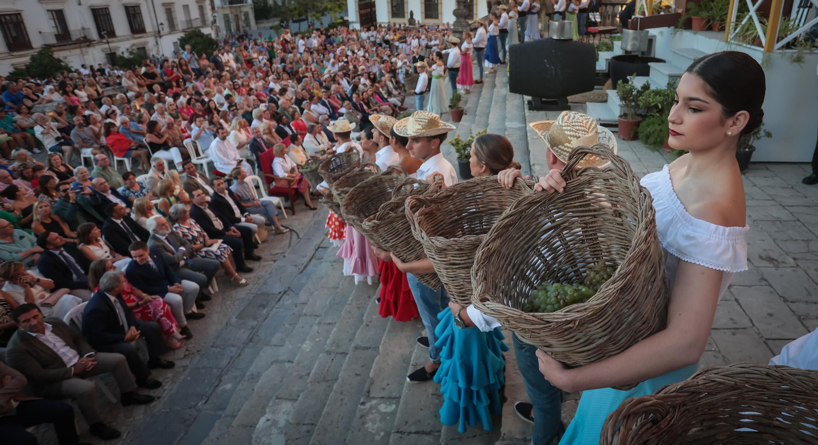 Imágenes de la Pisa de la Uva en la Catedral de Jerez