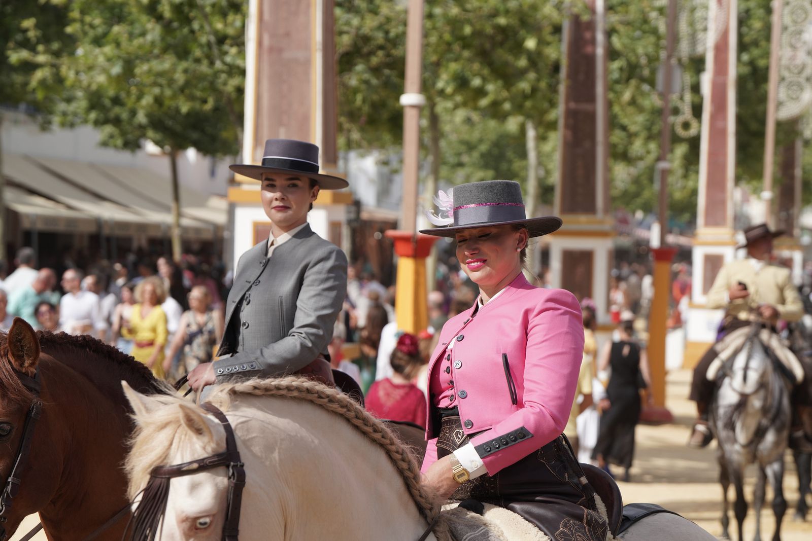 Búscate en las fotos  del jueves en la Feria de Jerez