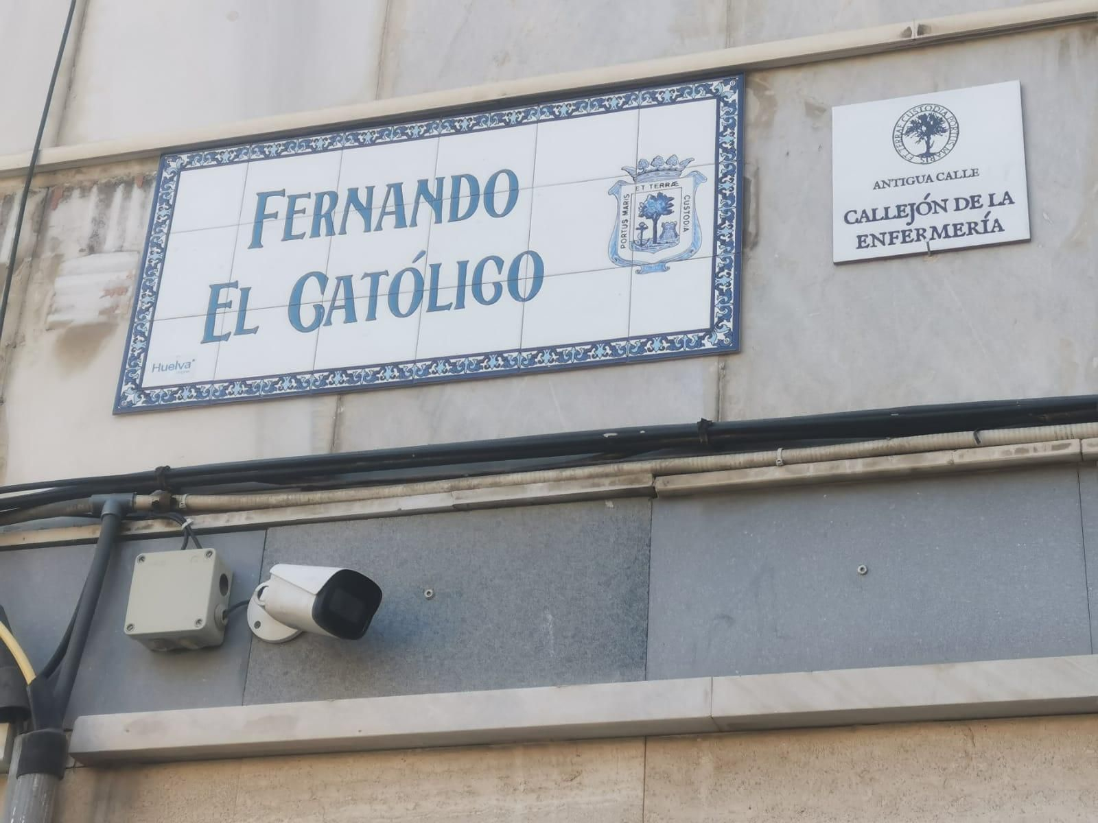 Calle Fernando el católico, callejón de la enfermería.