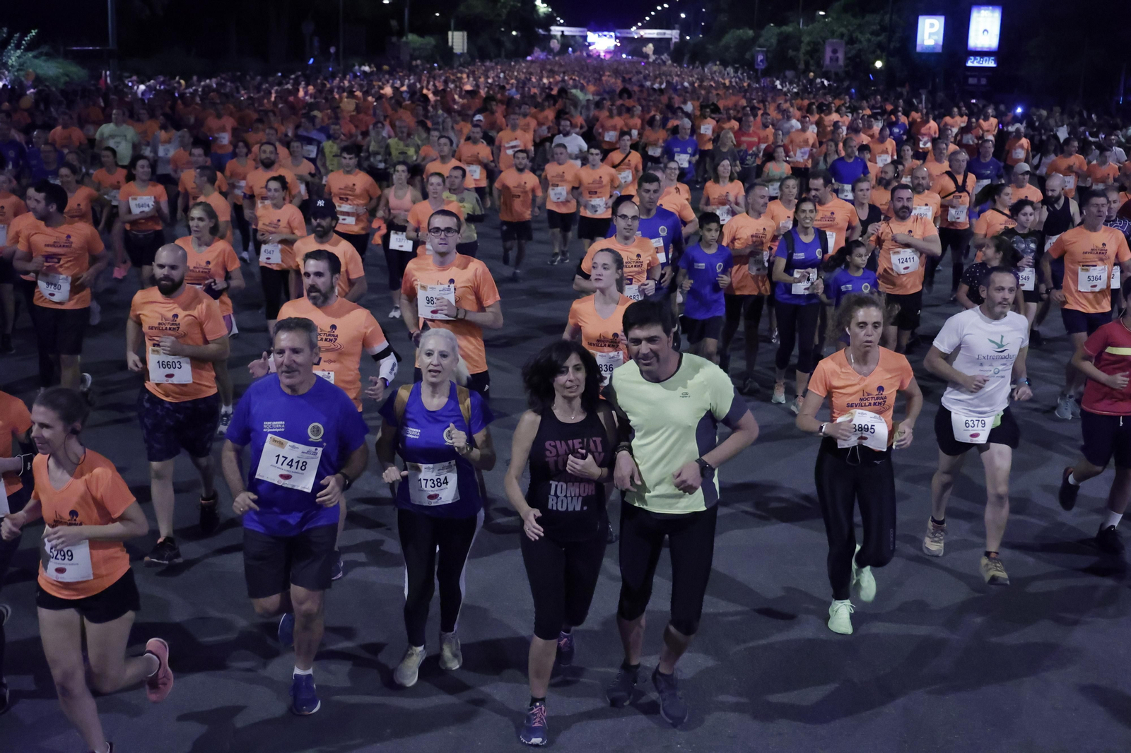 Búscate en la Carrera Nocturna de Sevilla (3)