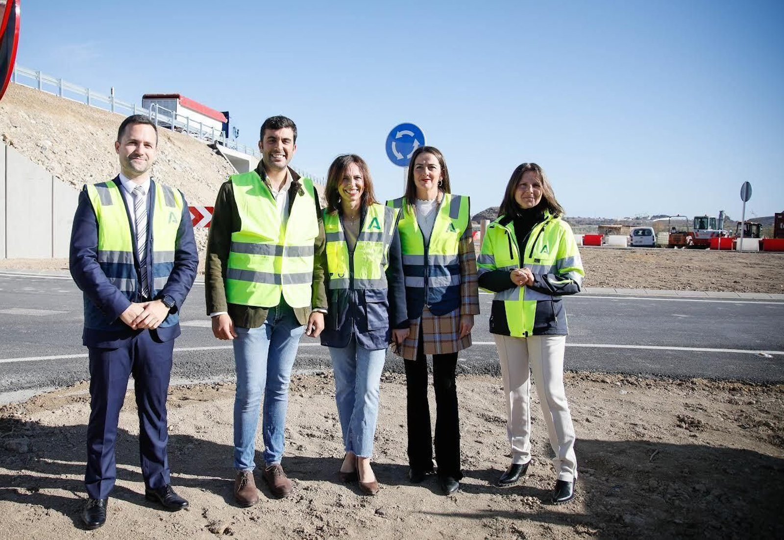 La consejera de Fomento, junto a otras autoridades, ha sido la encargada de la inauguración