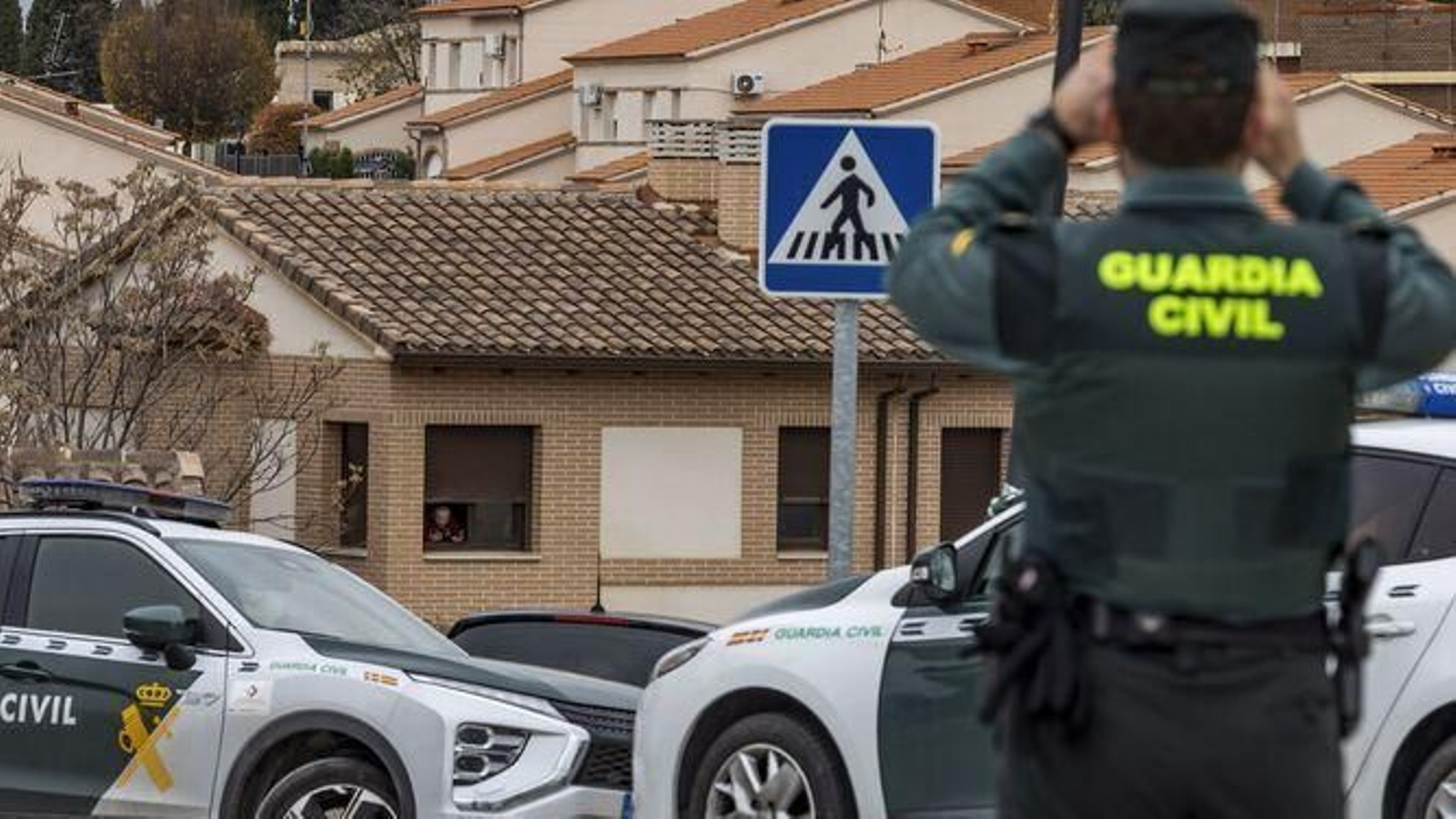 Guardias civiles en una actuación