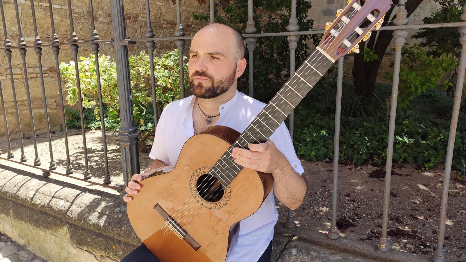 El guitarrista Santiago Lara.