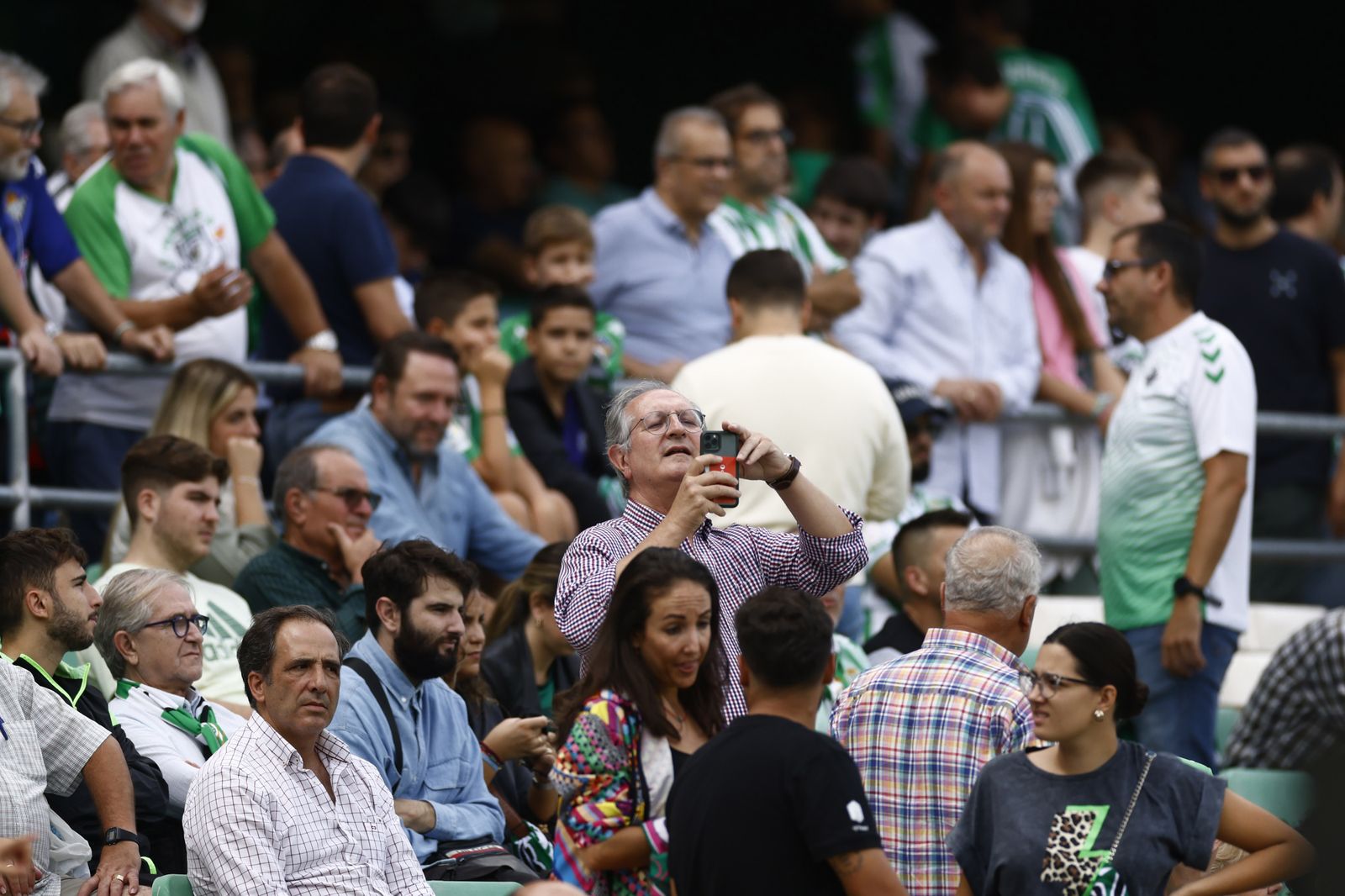 Búscate en las fotos del Betis-Atlético de Madrid