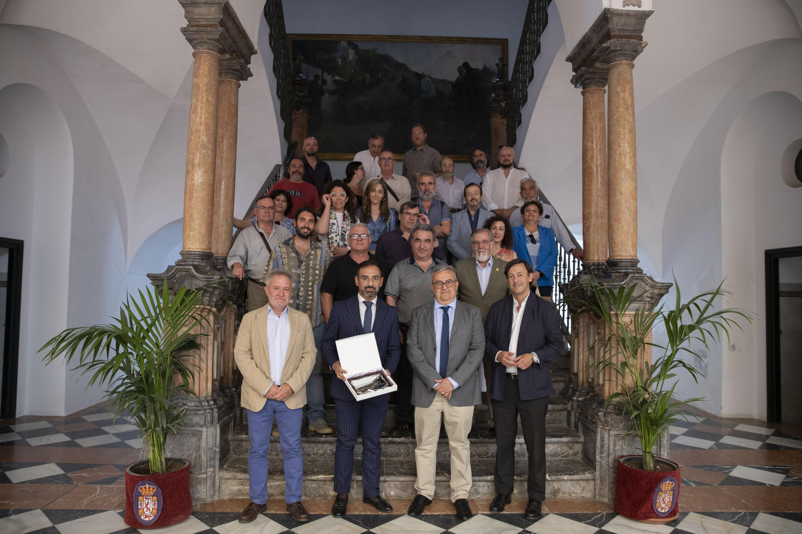 Entrega del reconocimiento al Club patrimonio por parte de la Asociación Provincial de Museos Locales.