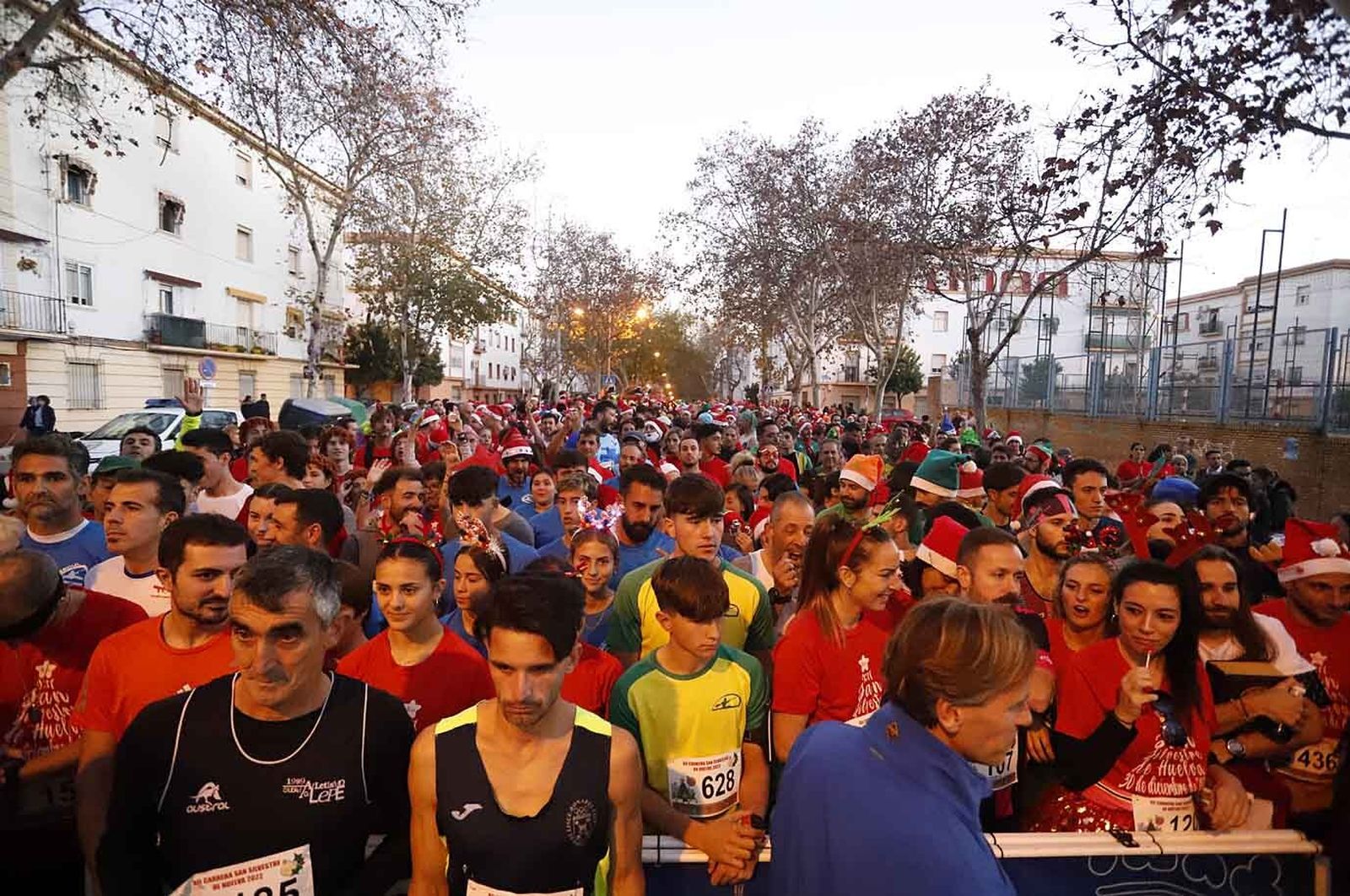 Imágenes de la carrera de San Silvestre en Huelva