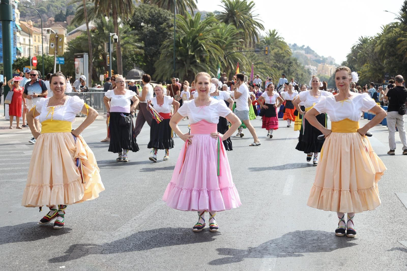 La Romería al Santuario de la Victoria que inicia la Feria de Málaga, en fotos