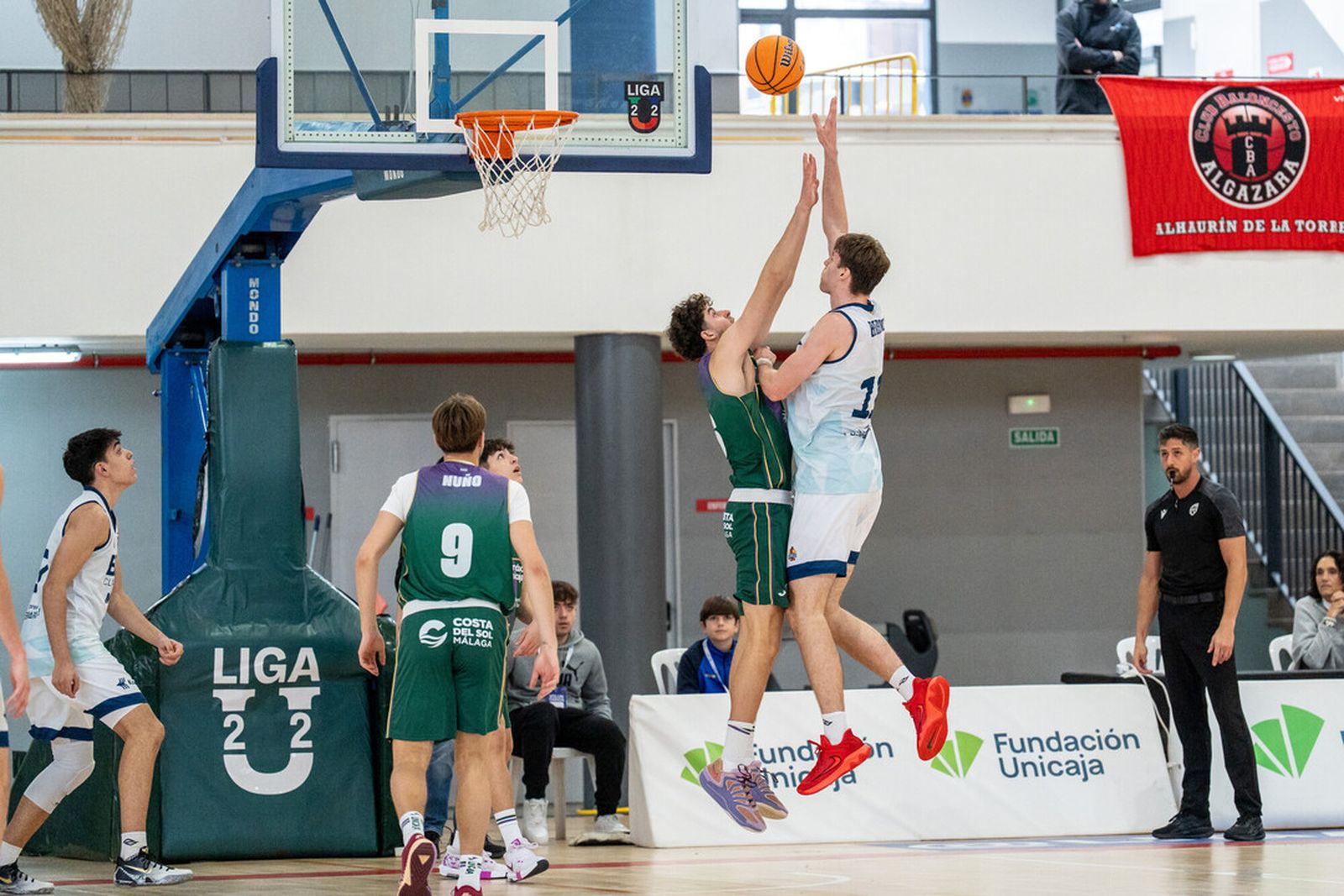 Liga U22: Carácter y remontada del Unicaja ante el BAXI Manresa (88-85)