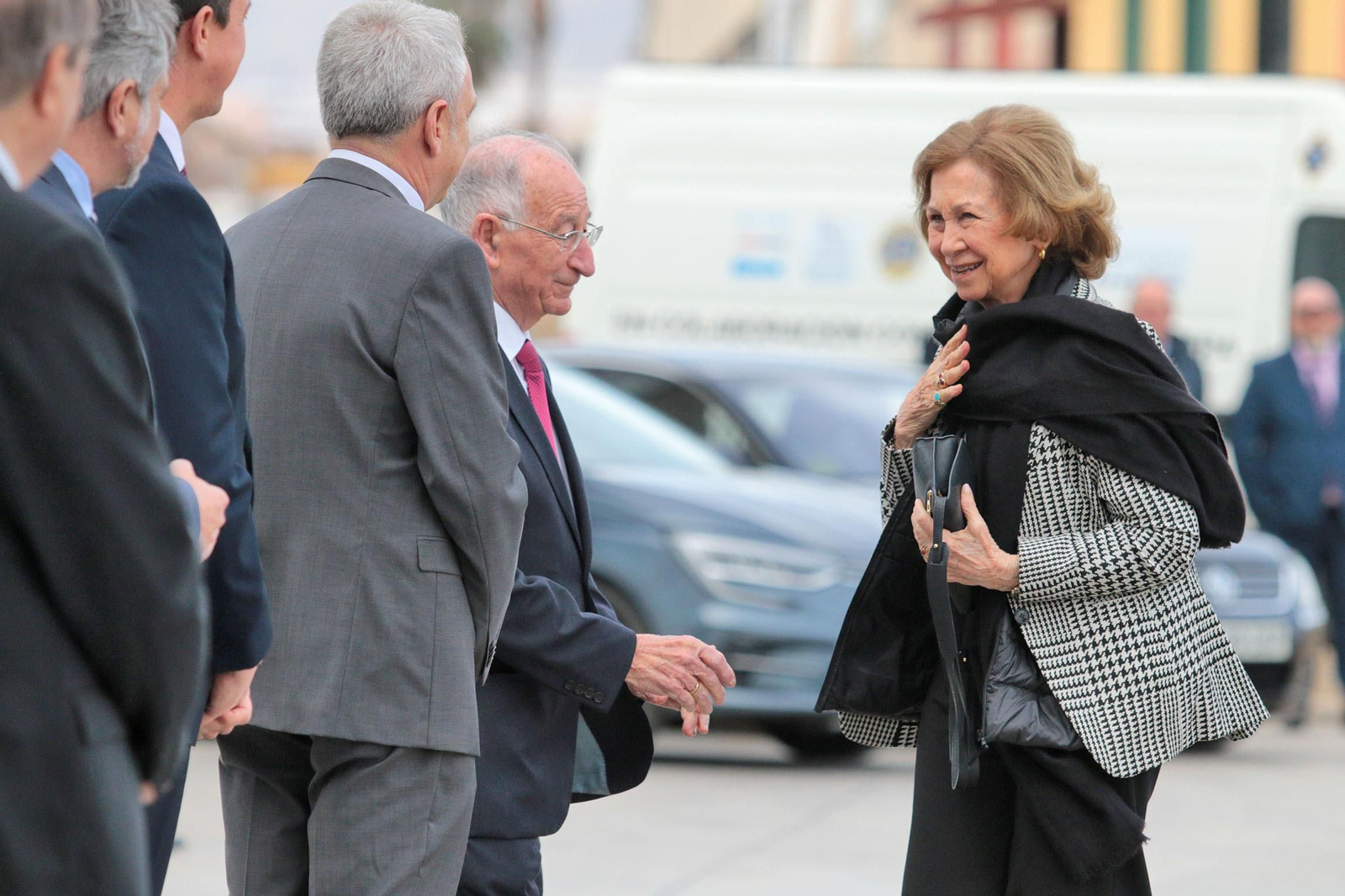 La Reina Sofía visita el Banco de Alimentos de Almería