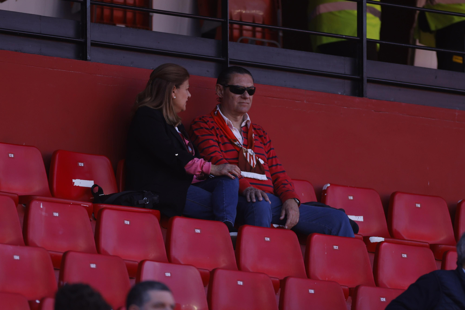 Búscate en las fotos del Sevilla-Almería