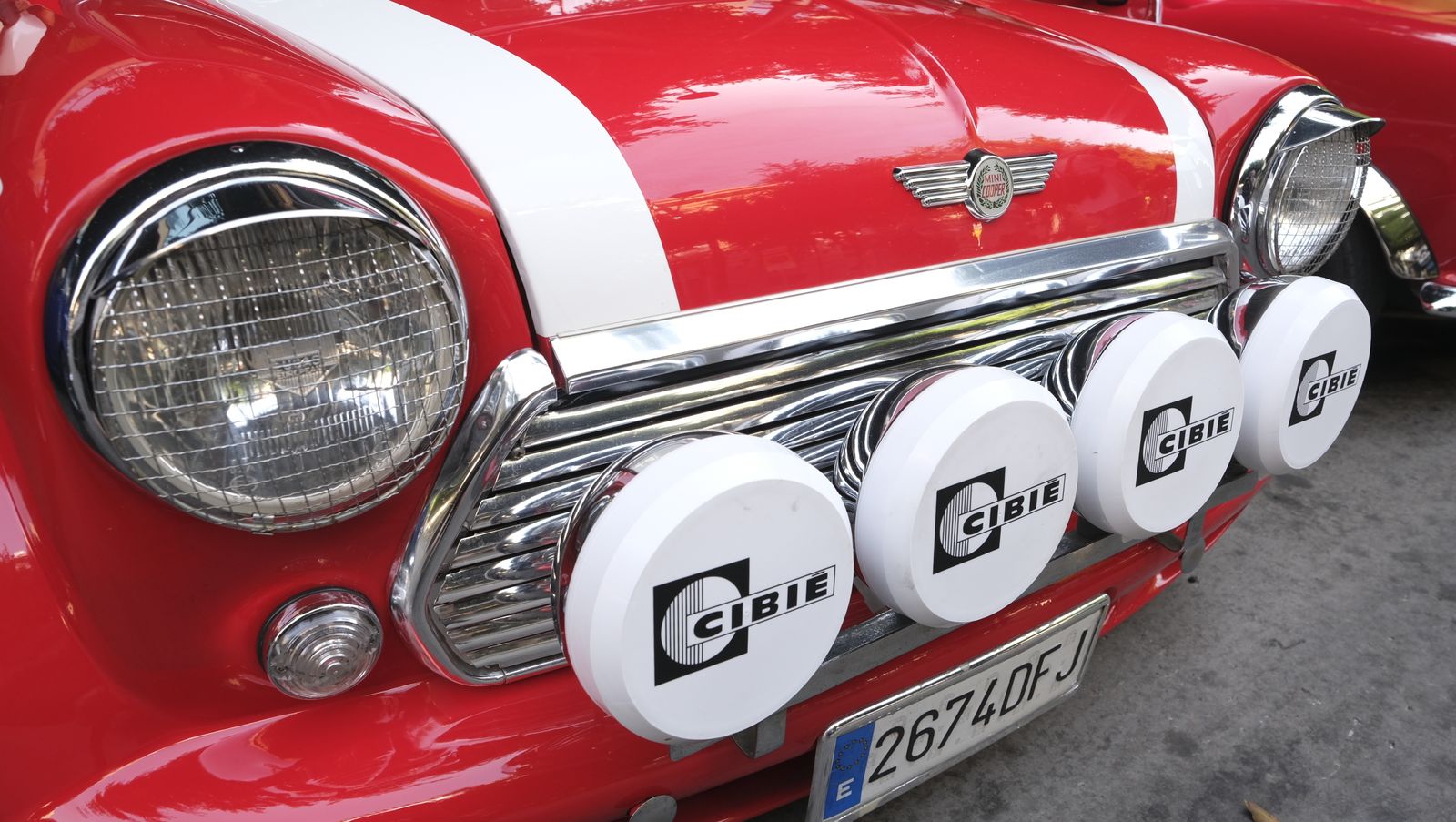 Imágenes de la exposición de Amigos del Seat 600 y Mini Cooper, en la Feria de Almería