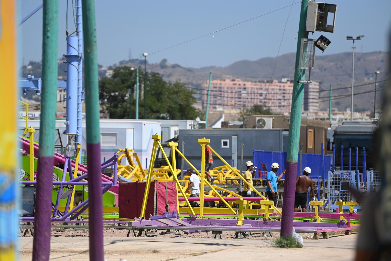 Feria de Málaga 2022: últimos retoques en el Real y el Centro (fotos)