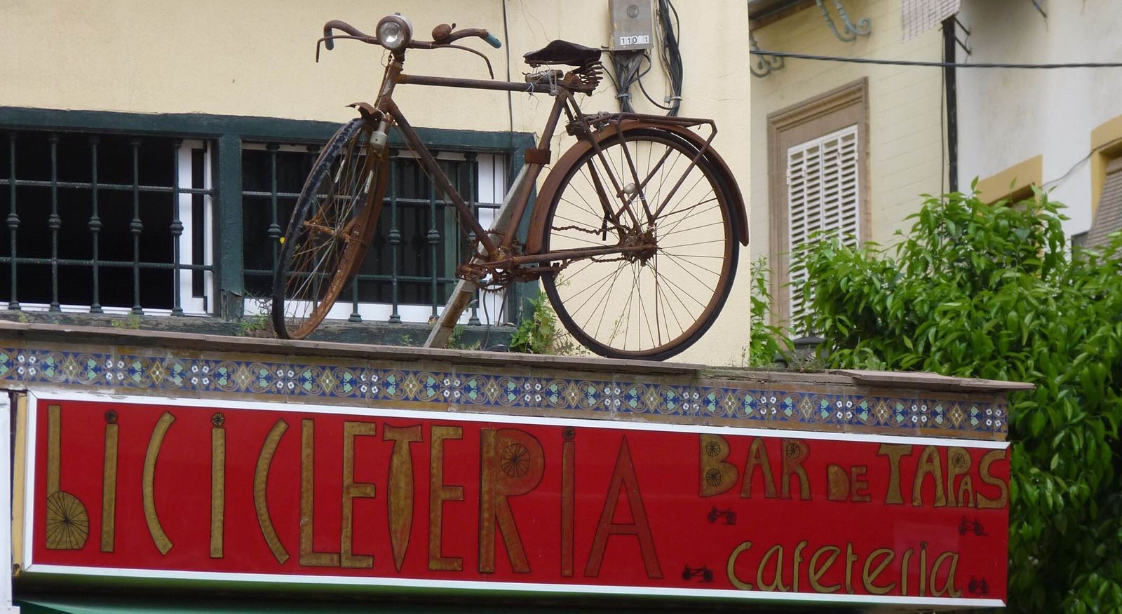 Los hechos empezaron con una discusión en este local muy próximo a la plaza de Montesión.