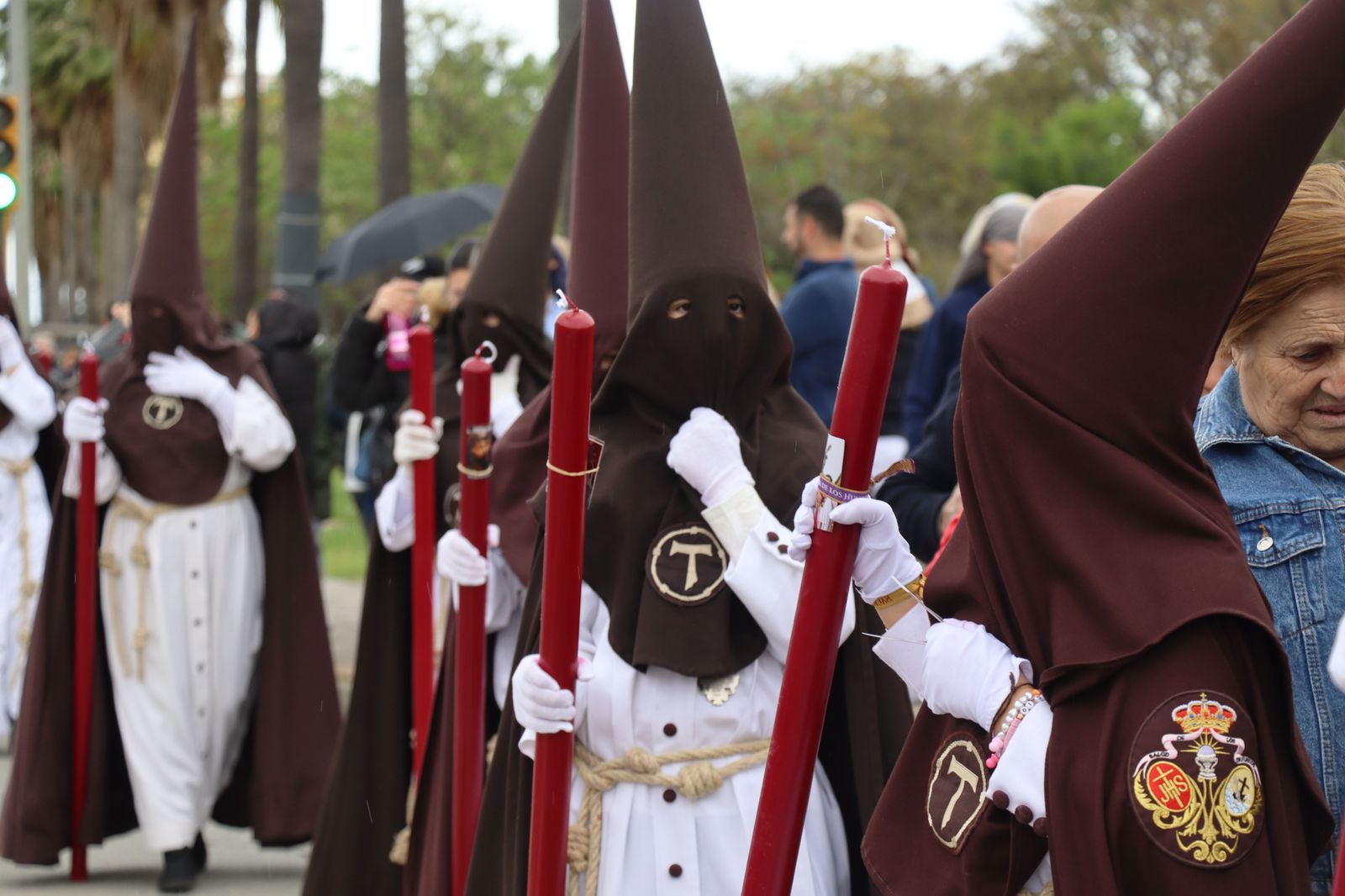 Las mejores imágenes del Martes Santo en Huelva: La Hermandad de La Sentencia