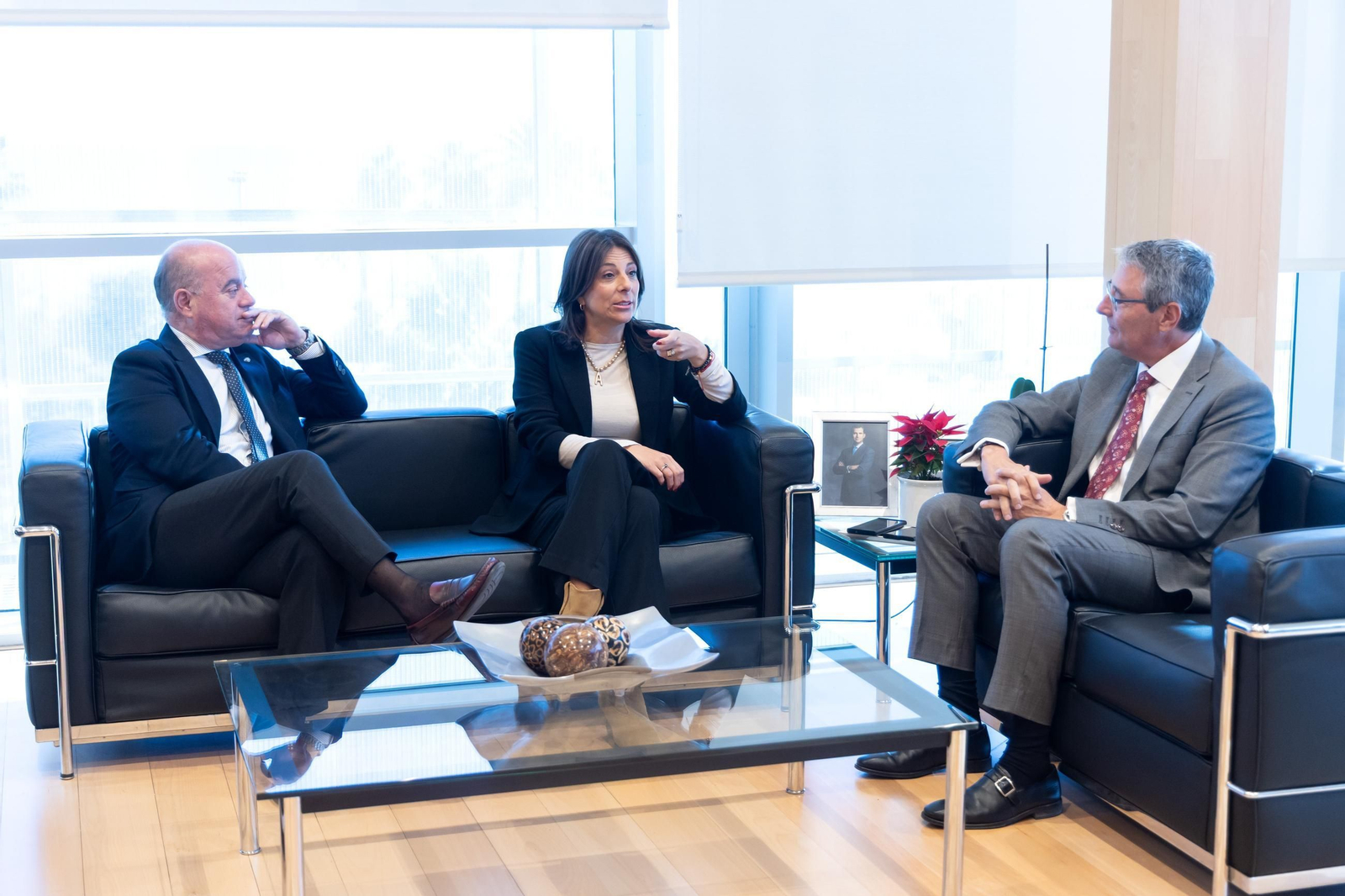 El presidente de la Diputación con ambos alcaldes.