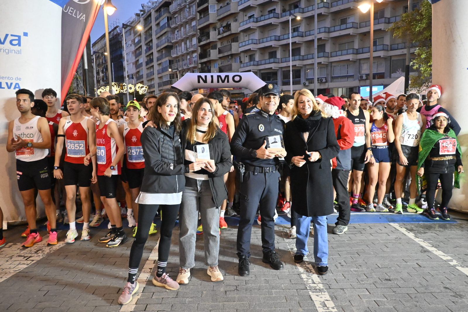 Búscate en las mejores fotografías de la San Silvestre de Huelva 2025