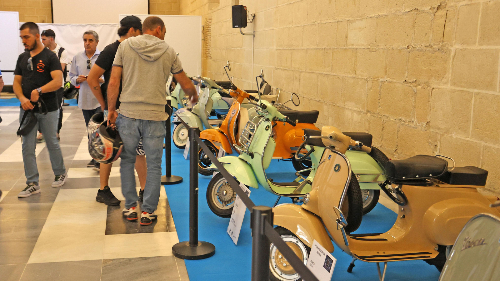 Exposición de motos clásicas y últimas novedades en Jerez por el Gran Premio