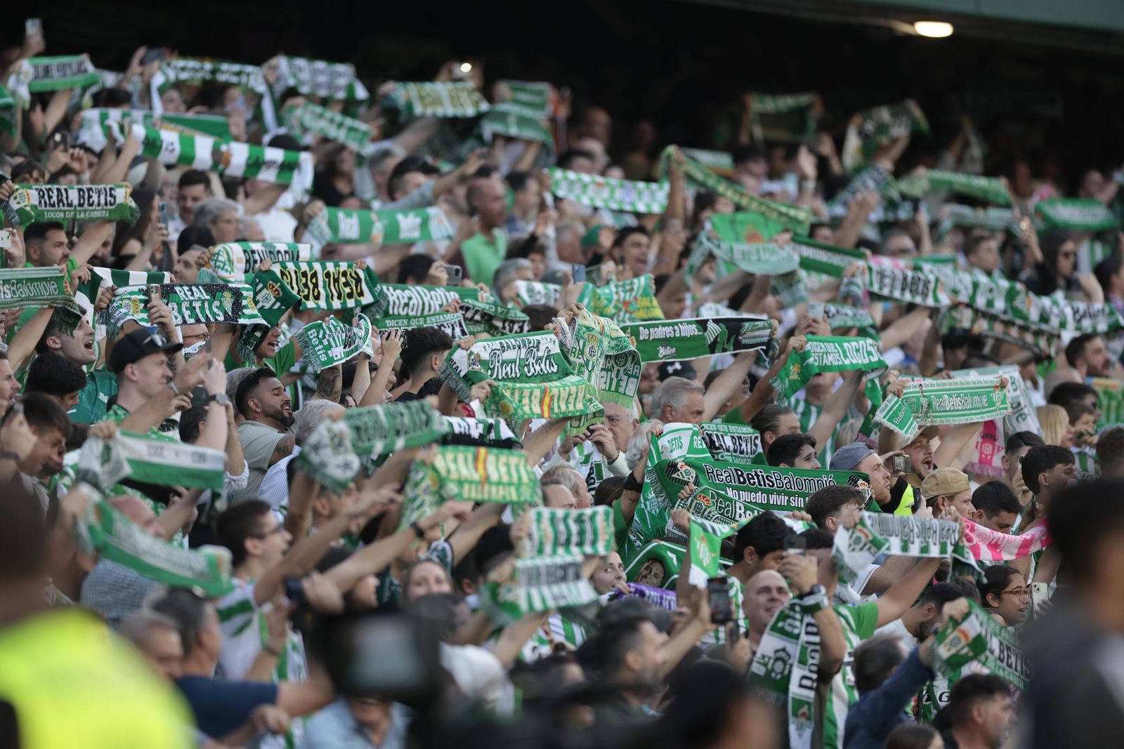 Búscate en las fotos del Betis - Valencia