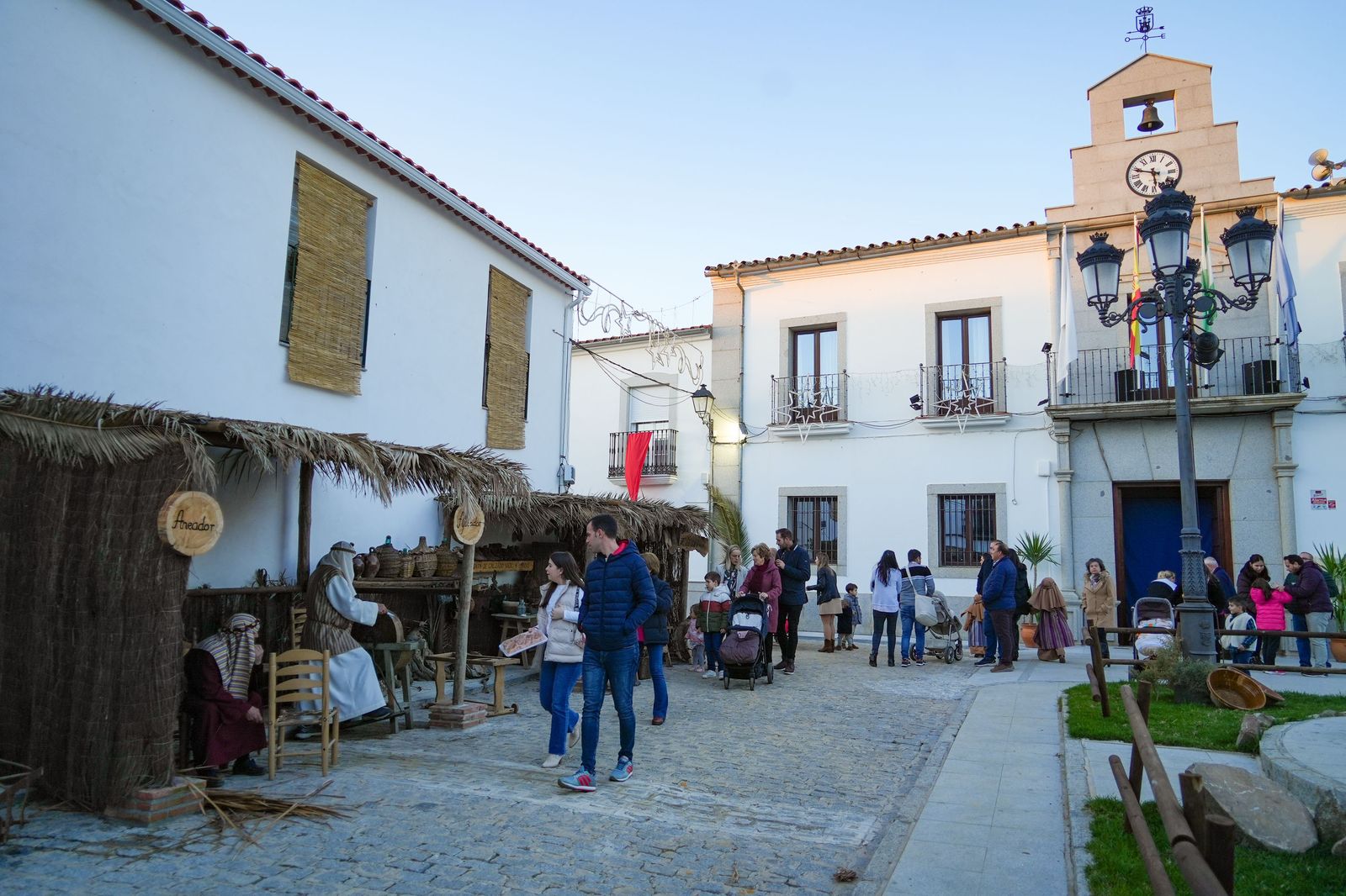 Torrecampo vive una nueva edición de su belén viviente, en imágenes