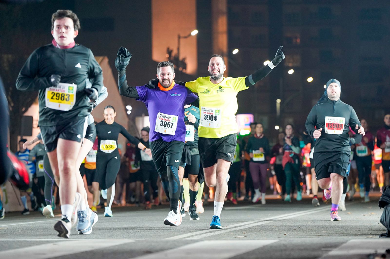 En imágenes: búscate en tu llegada a meta de la Carrera de San Antón 2026 (14)