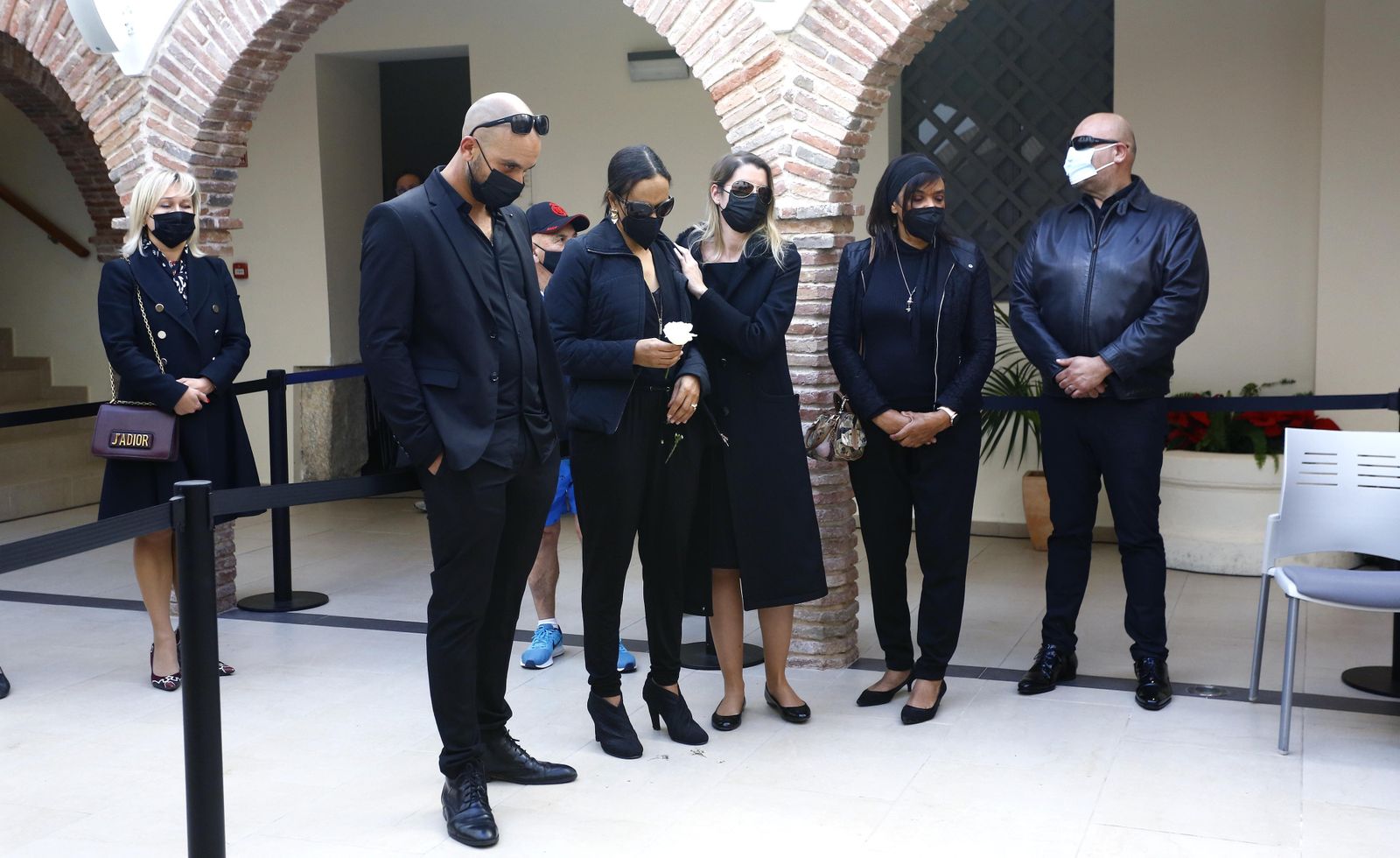 La despedida de Marbella a Manolo Santana, en imágenes