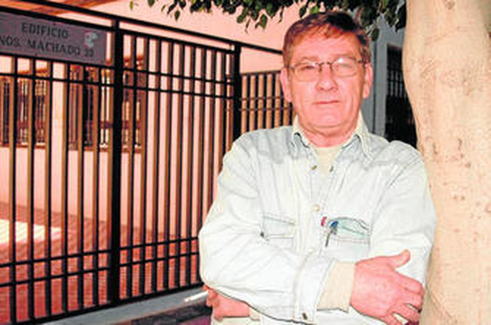 Paco Urrutia en una imagen realizada en el año 2008 en la calle Hermanos Machado.