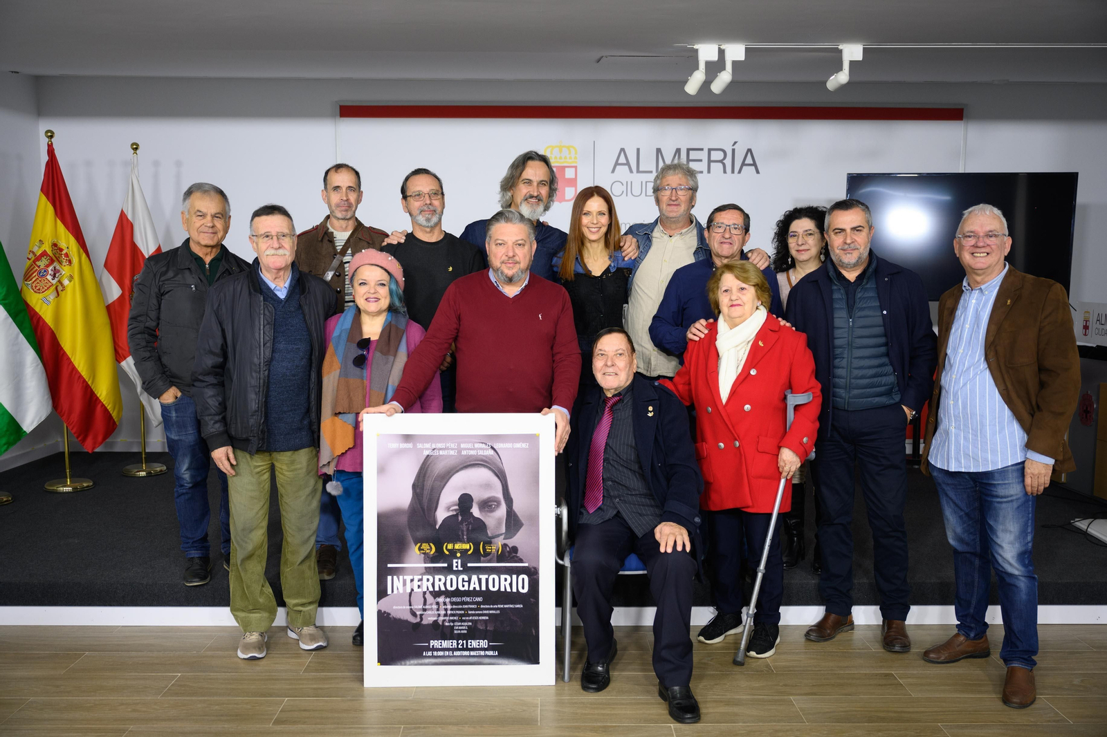 Diego Cruz con Diego Pérez Cano, Manuel Martínez, Juan Antonio Lorenzo y parte de los actores que participan en esta película.