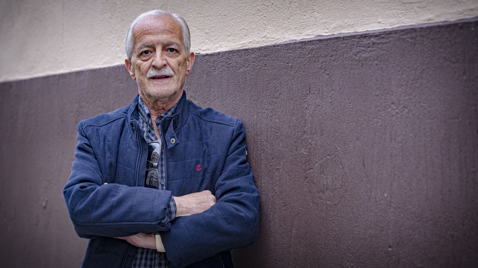 José Espinosa en una calle del barrio de Santa María.