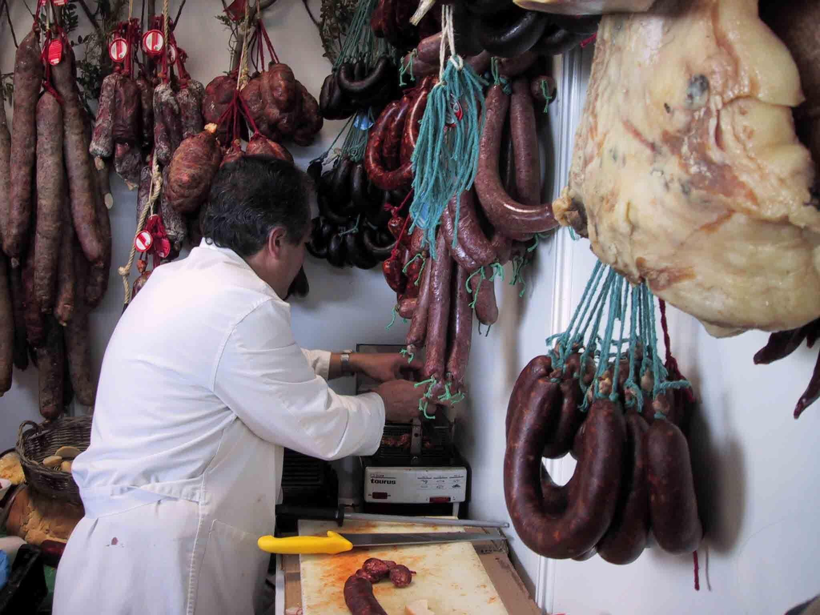 Las chacinas ibéricas son uno de los mayores reclamos en la Feria de Muestras de El Pedroso. Las chacinas ibéricas son uno de los mayores reclamos en la Feria de Muestras de El Pedroso.