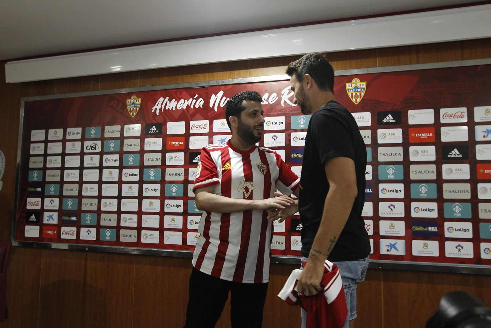 Fotogalería rueda de prensa dueño U.D. Almería, Turki Al-Sheik