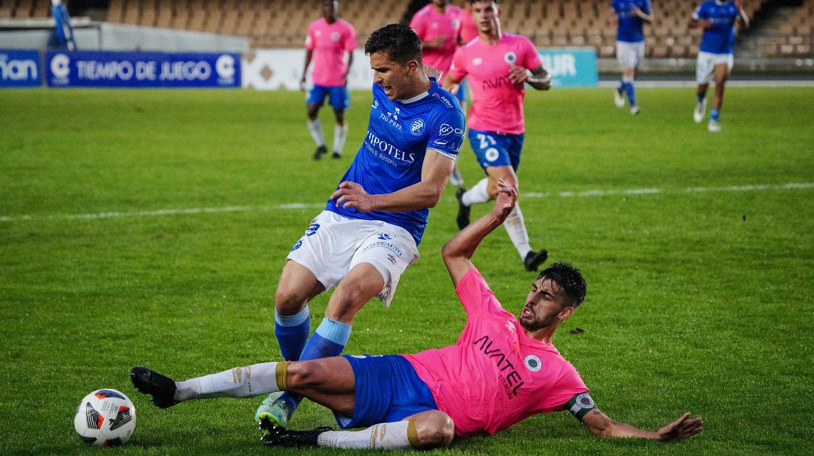 Victoria del Xerez DFC ante el Vélez Cf (2-0)