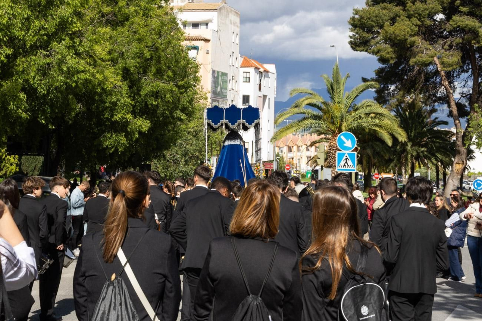 La temida lluvia impide el desarrollo normal de este Martes Santo