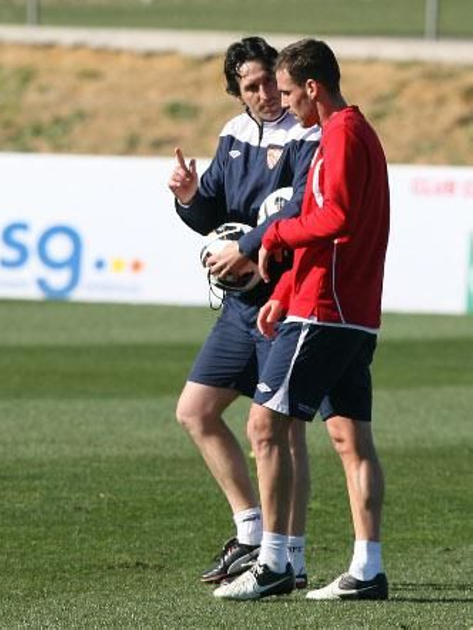 Emery &quot;Es insólito que este equipo no esté en Europa&quot;