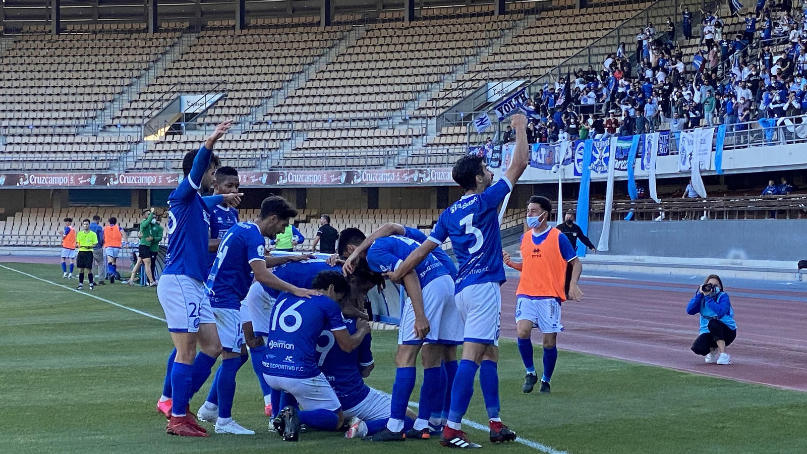 Imágenes del Xerez DFC contra Salerm Puente Genil en Chapín