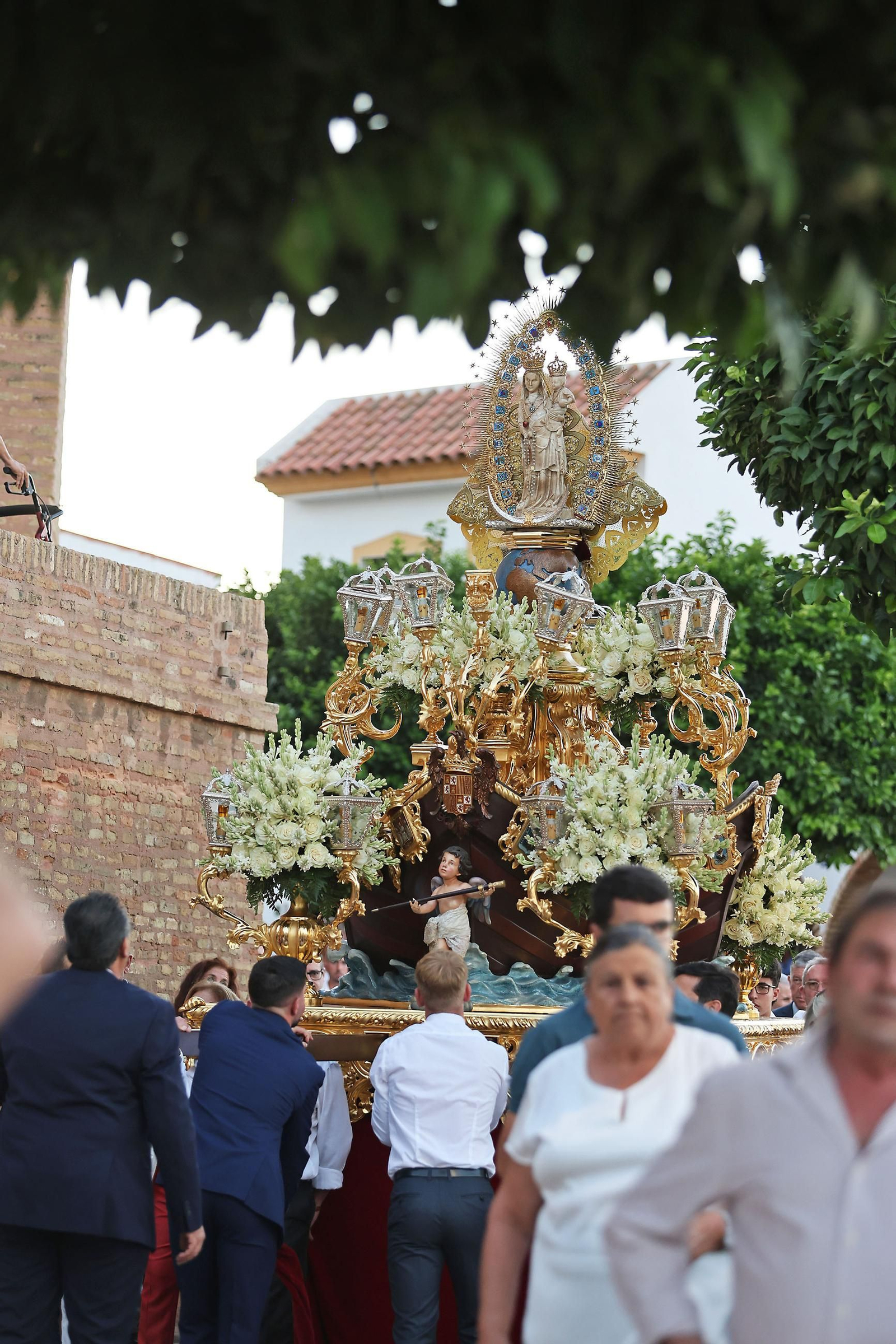 Imágenes de la procesión de Nuestra Señora de los Milagros en Palos de la Frontera Imágenes de la procesión de Nuestra Señora de los Milagros en Palos de la Frontera
