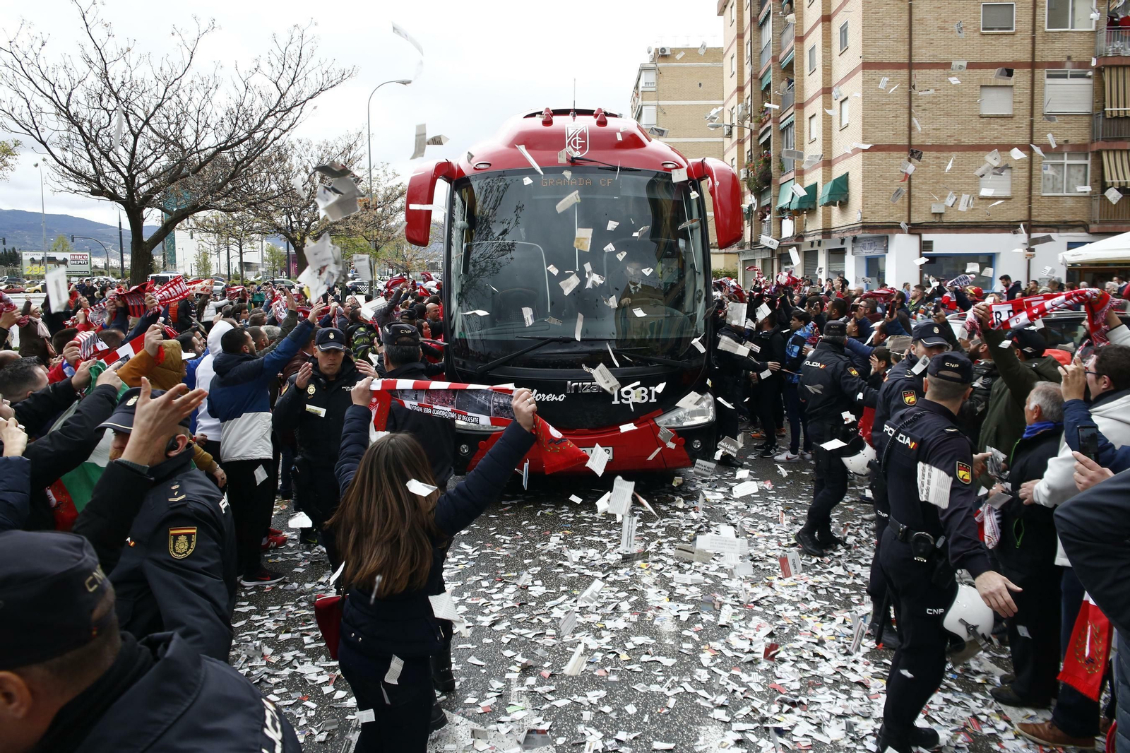 Las fotos de la afición malaguista en Granada