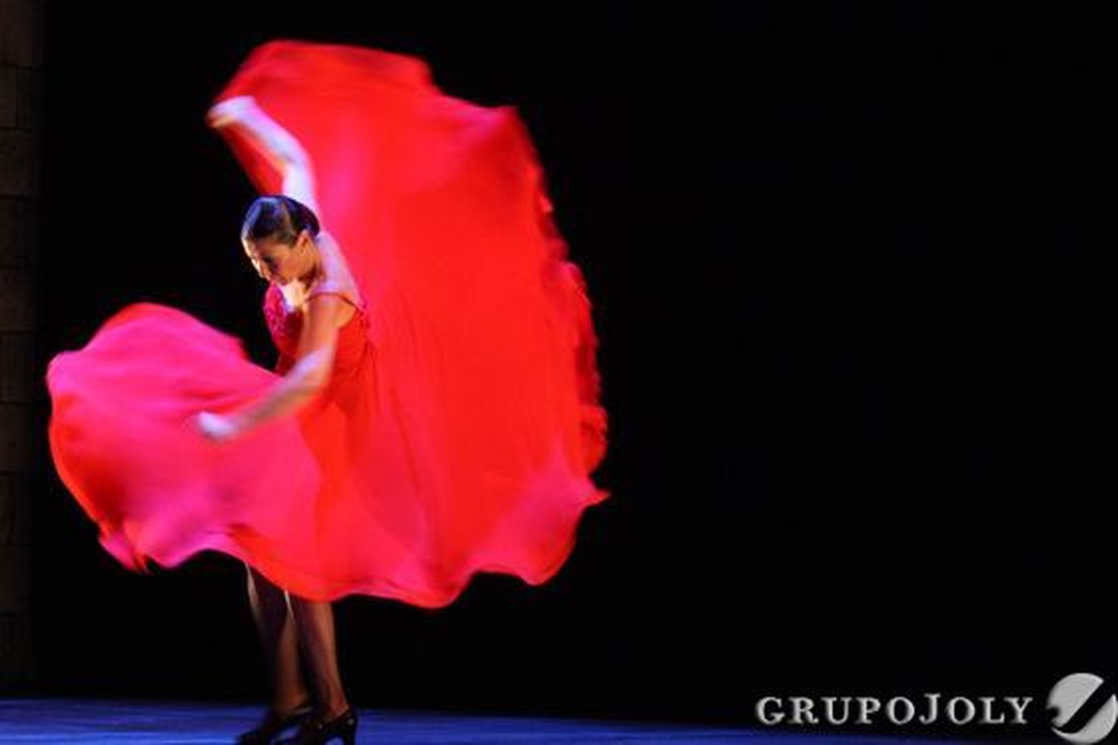 La bailaora cosechó un rotundo éxito con su espectáculo 'La Pepa', inspirado en la Constitución de 1812.

Foto: Paco Guerrero