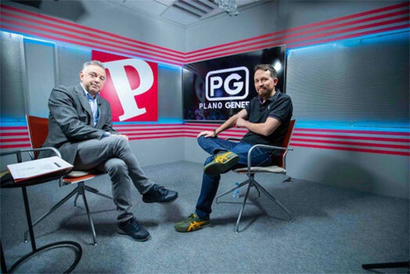 Jenaro Castro y su primer entrevistado, Pablo Iglesias