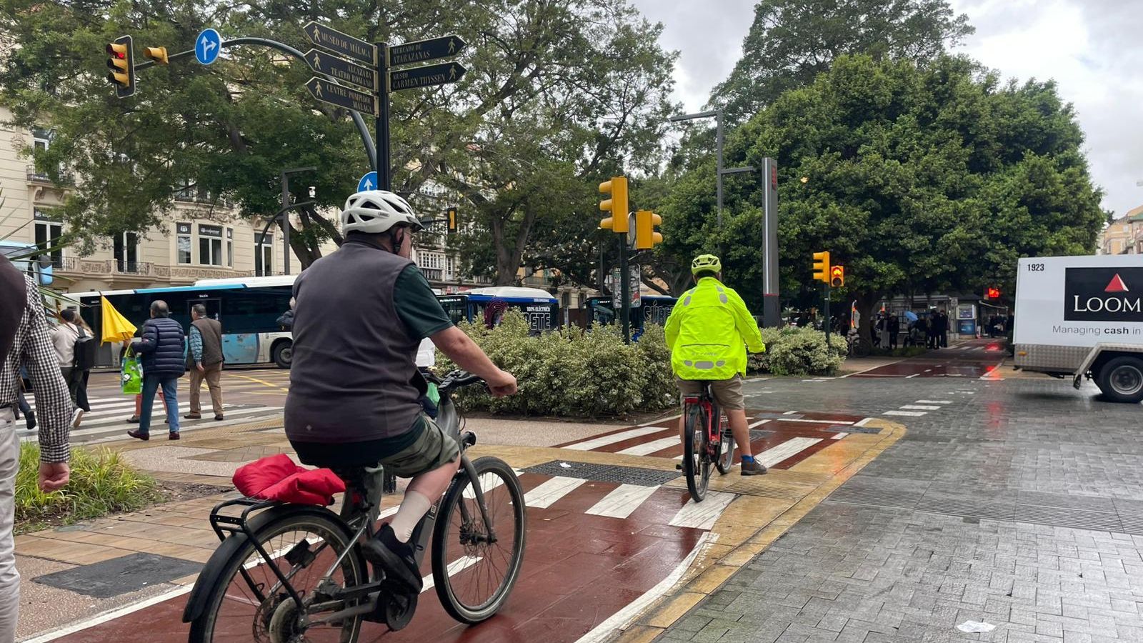 Ciclistas en el centro de Málaga