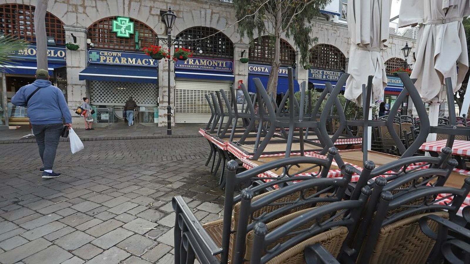 El centro de Gibraltar, con los bares cerrados al público