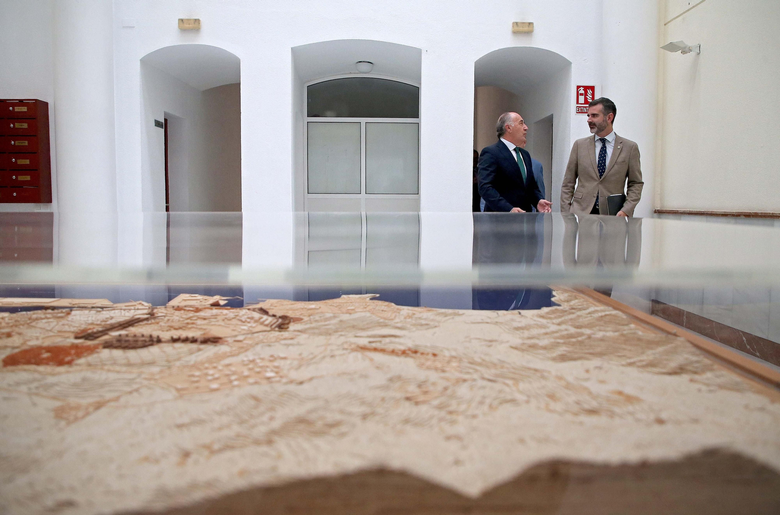 Imágenes de la visita institucional de Ramón Fernández - Pacheco al Ayuntamiento de Algeciras