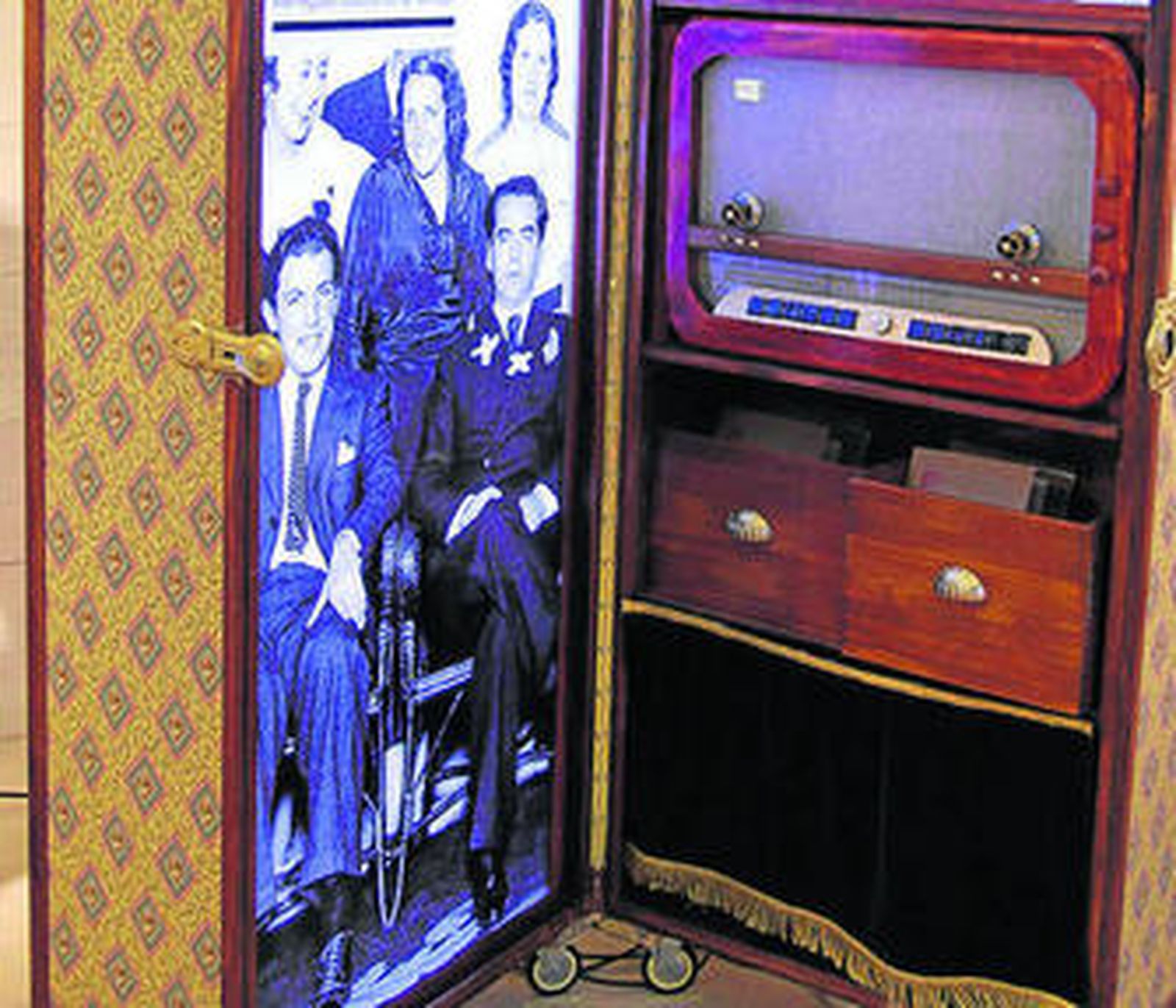 Uno de los baúles que se pueden ver en la muestra.