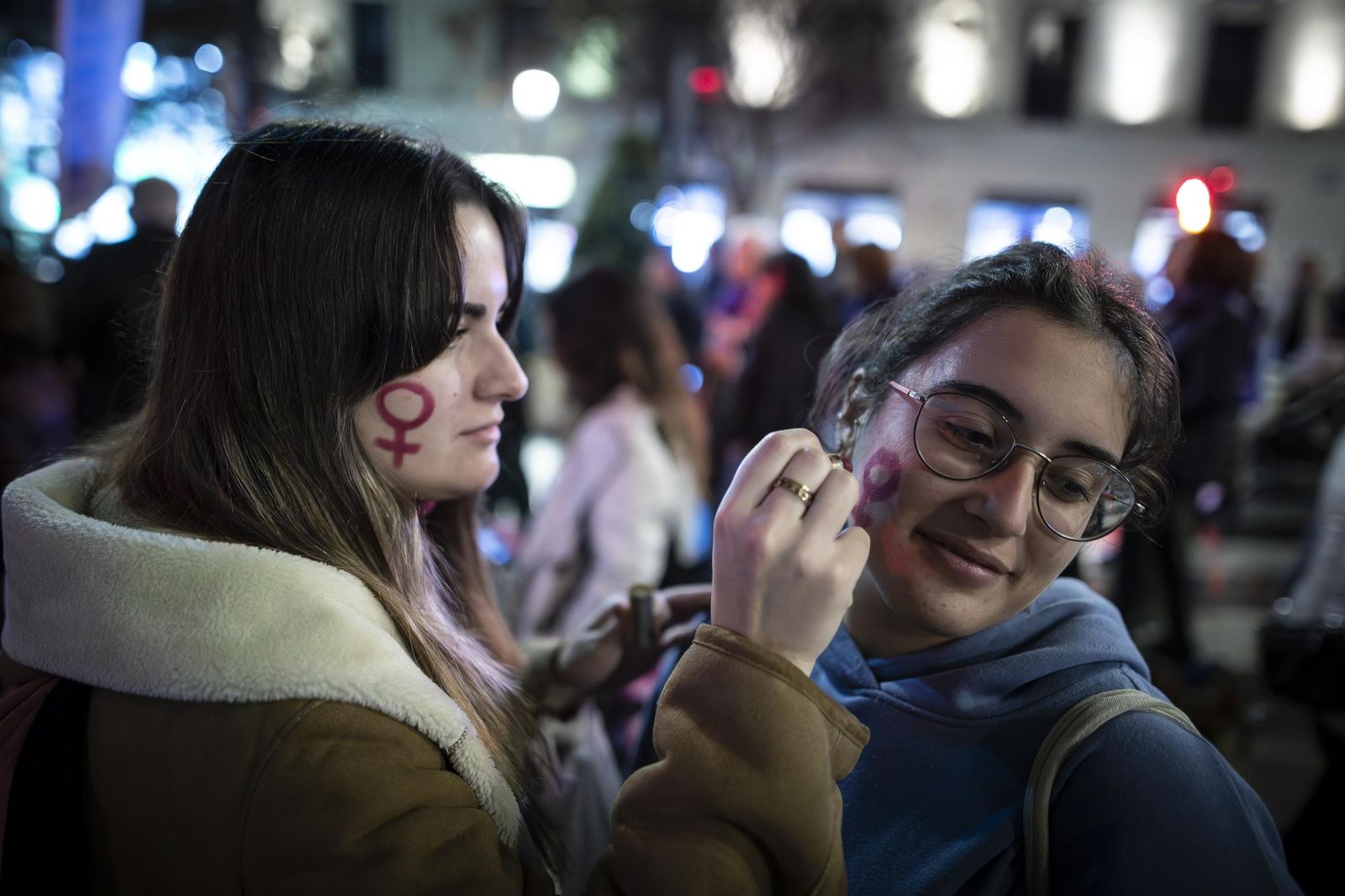 Todas las imágenes de la movilización de Granada contra la violencia machista este 25N