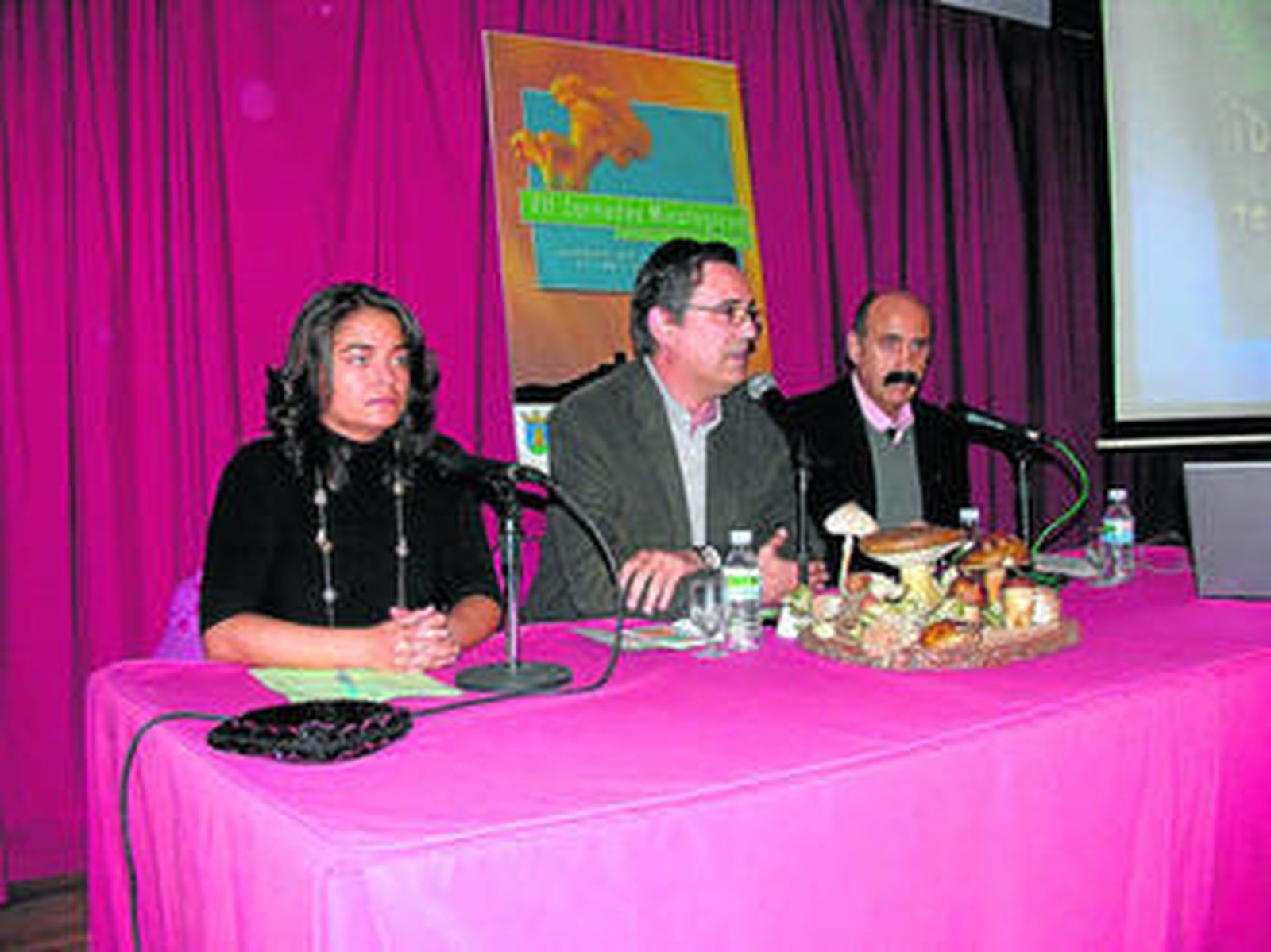 Un momento de la inauguración de las jornadas micológicas, ayer por la tarde.