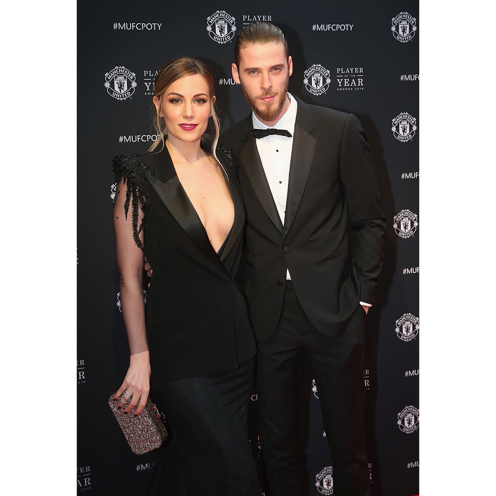 De Gea y Edurne | La cantante, actriz y presentadora mantiene una relación con el futbolista del Manchester United desde el año 2010.  Ella es un fiel apoyo del jugador y a menudo asisten juntos a eventos.